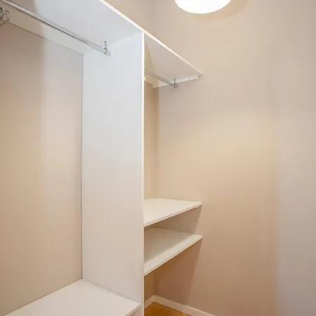 Liiiving In - Balcony Design Apartment *