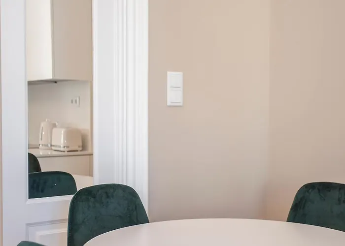 Apartment Liiiving In - Balcony Design